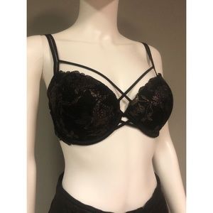 Victoria's Secret PINK 34 D black front V cross black lace bra